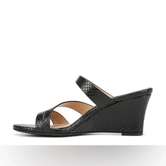 NWT: Naturalizer Breona Black - Picture 3 of 8